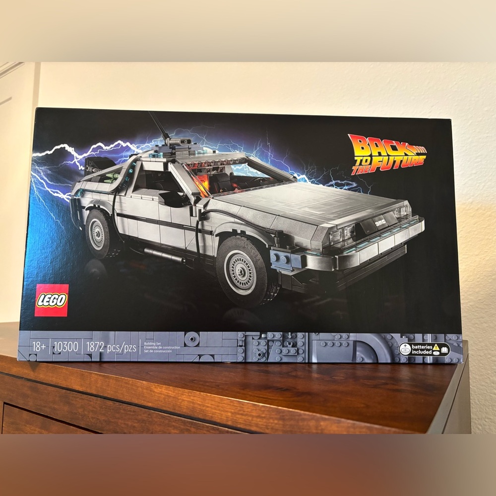 LEGO Creator Expert 10300 Back to the Future Time Machine